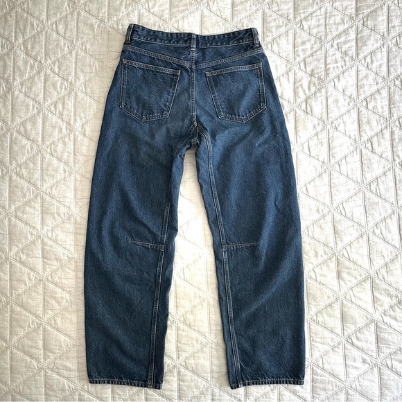 Madewell Darted Barrel Leg Jean in Danver Wash - Picture 2 of 9